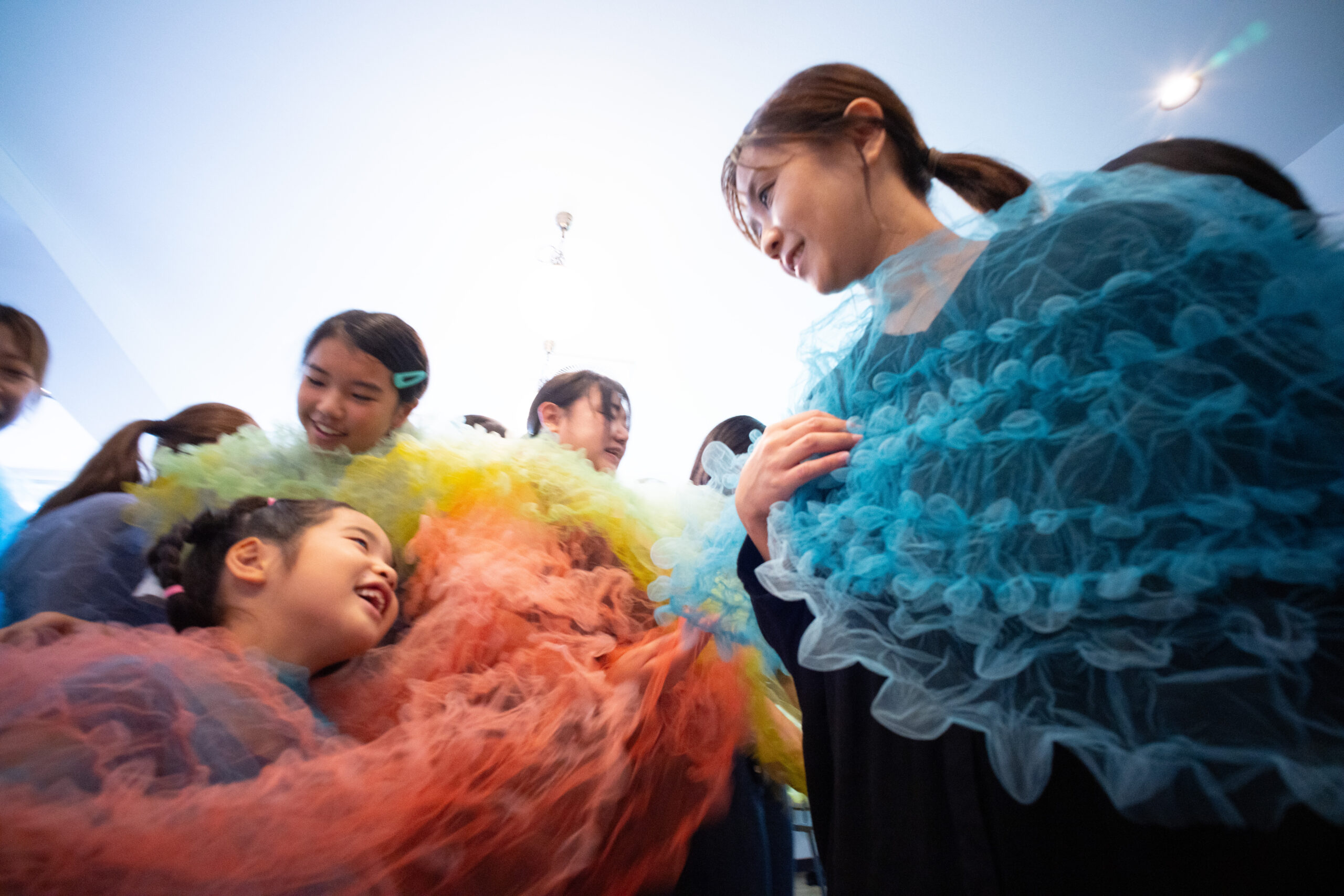 【みんなのさせぼフェス】「わたし」と「わたしたち」のことばART ×旅するムサビプロジェクト in 佐世保（Circle）　ワークショップ「多様な人と布を着る」